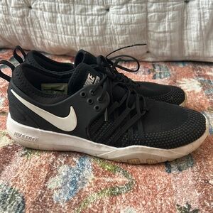 Nike Women’s Free TR7 Training Shoes, Black/White, Size 8, Women’s